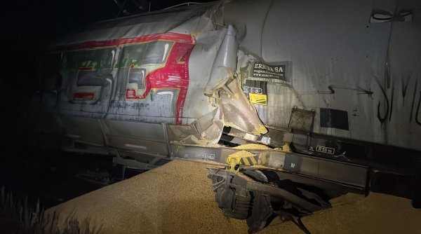 Un tren de marfă a deraiat între Craiova și Caracal! Zece vagoane sunt răsturnate pe calea ferată
