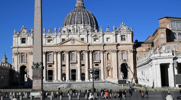 Baldachinul din Bazilica Sfântul Petru a intrat în prima restaurare majoră din secolul al XVII-lea