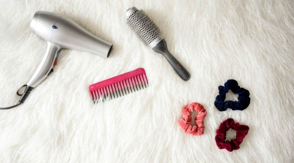 Top 6 motive să alegi o perie rotativă pentru păr