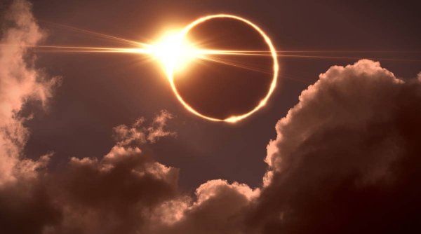 Fenomen uluitor pe cer! De unde va putea fi văzută Eclipsa totală de Soare