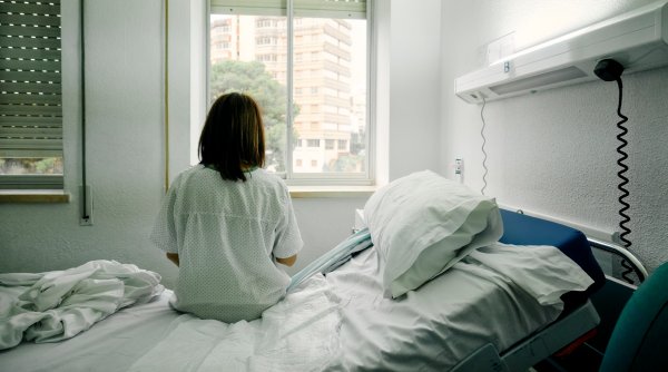 O femeie a pierdut sarcina, după medicii au confundat-o cu o pacientă care voia să facă avort