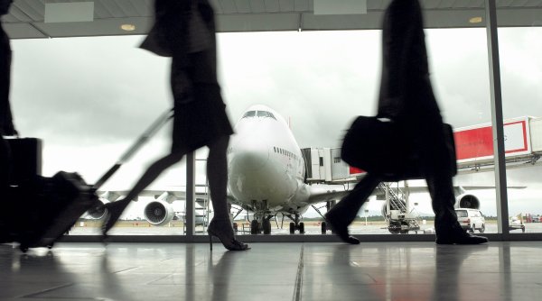 MAE, atenţionare de călătorie pentru Franţa: Controlorii de trafic aerian intră in grevă