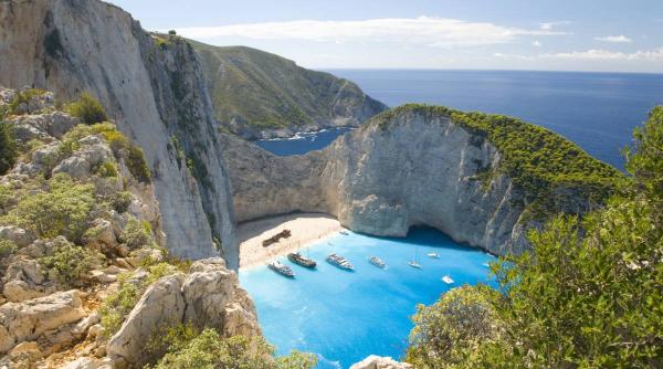 În Grecia crește numărul turiștilor morți din cauza căldurii. Un alt cadavru a fost găsit pe o insulă