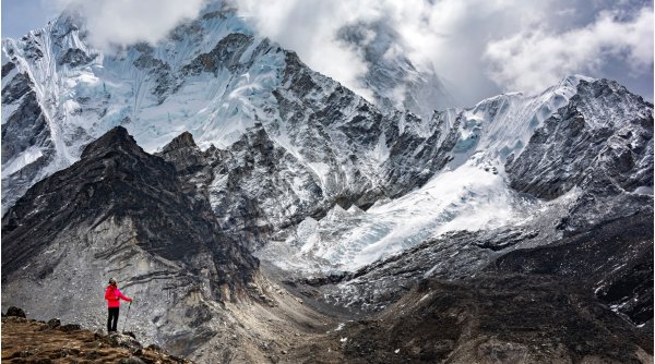 Stratul mic de zăpadă de pe Himalaya ameninţă aprovizionarea cu apă a milioane de oameni 