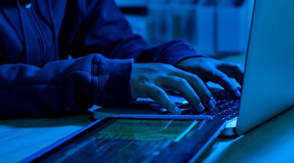 Atacurile cibernetice sunt cele mai mari pericole tehnologice din domeniul sănătăţii. România trebuie să implementeze noile reglementări până în octombrie