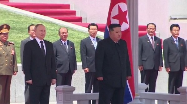 Vladimir Putin îi mulțumește lui Kim Jong Un la Phenian pentru 