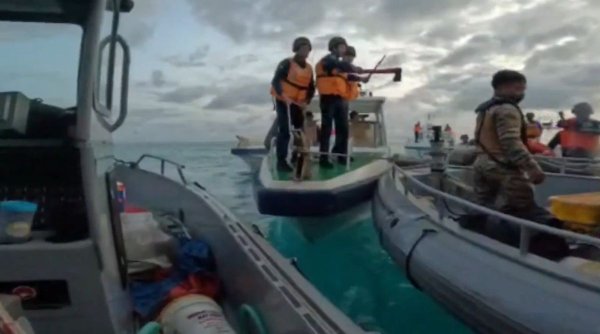 Garda de Coastă din China a atacat cu toporul o barcă a militarilor din Filipine