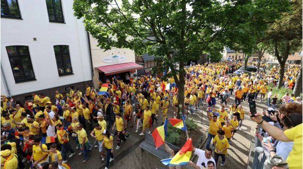 Zeci de mii de români iau cu asalt străzile din Koln înainte de marele meci cu Belgia 