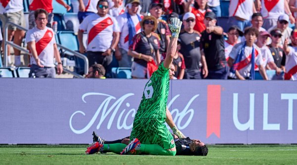 Copa America: Un arbitru a leșinat la meciul Canada - Peru din cauza căldurii