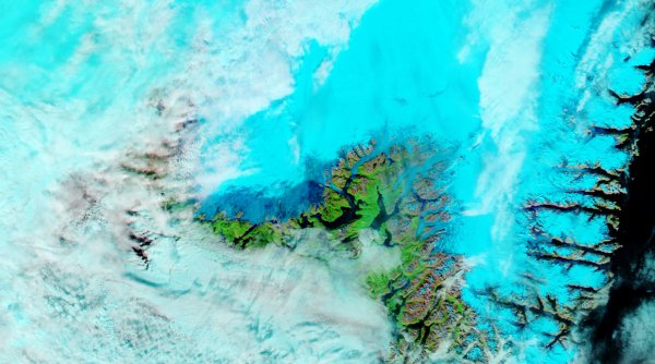 O mică pată albastră deasupra Groenlandei ar putea avea efecte devastatoare asupra climei: „Acest fenomen era prezis pentru anul 2100”