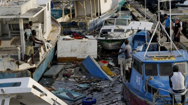 Cel puţin 7 morţi în Caraibe, după uraganul Beryl care se îndreaptă spre Jamaica şi Insulele Cayman