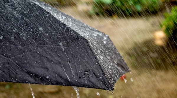 Ploi și vijelii în România, și în următoarele ore. ANM a emis o nouă avertizare cod galben de vreme rea