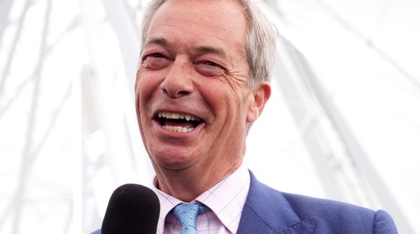 Nigel Farage, liderul Reform UK, se compară cu Andrew Tate: „Bărbații tineri nu se mai simt bărbați”