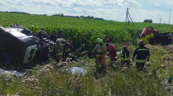 Accident grav în Ucraina. 14 oameni au murit, după ce o cisternă a intrat într-un microbuz