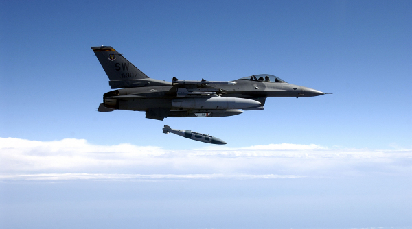 Țările de Jos promit să înceapă trimiterea „fără întârziere” către Ucraina a celor 24 de avioane F-16