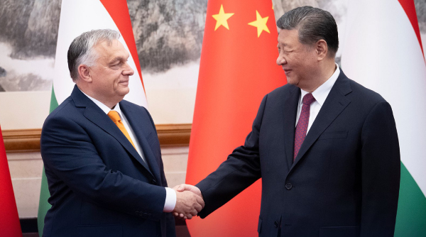 Viktor Orban s-a dus în „misiune de pace” la Xi Jinping în China, după ce l-a vizitat pe Putin la Moscova