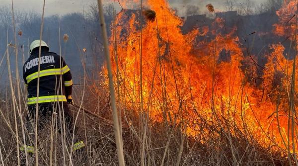 IGSU cere stoparea igienizării terenurilor prin incendiere. „Amenzile sunt până la 100.000 de lei”