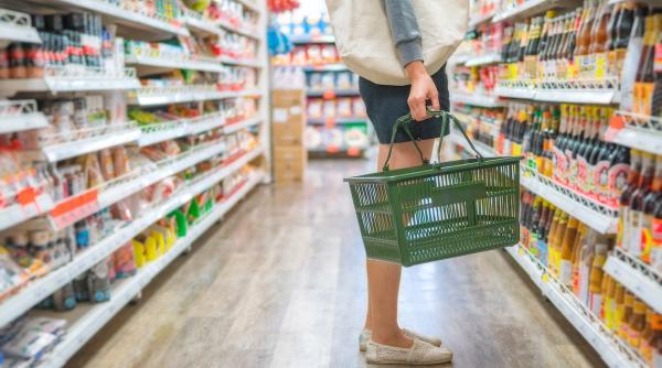 Alertă alimentară: Un hipermarket retrage de la raft un produs posibil contaminat cu Salmonella
