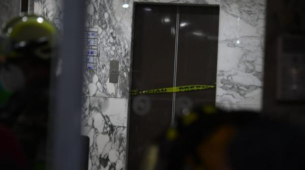 Un bărbat a rămas 42 de ore blocat în liftul unui spital unde venise să se trateze. A stat în beznă, fără apă și mâncare