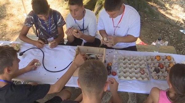 Elevii din Ilfov de la Școala de Vară „Tabăra de arte” au avut parte de experienţe inedite la Muzeul Național Dimitrie Gusti