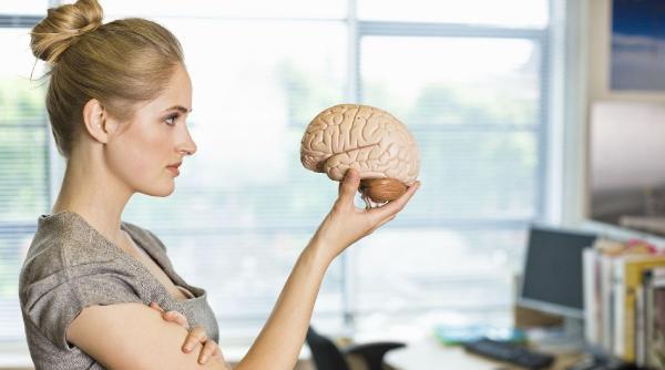 Cum ne dăm seama că avem un creier sănătos. Prof. Dr. Dafin Mureşanu: „Nimeni nu poate fi fericit fără un creier fericit
