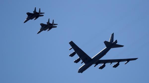 Rusia spune că a interceptat două bombardiere americane B-52 deasupra Mării Barenţ