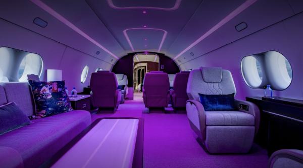 Avionul de petrecere din Dubai, pentru super-bogații lumii. Se închiriază pentru 15.000 de dolari pe oră