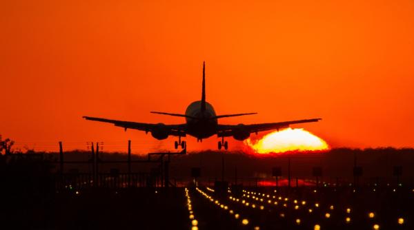 Comisia Europeană vine cu noi reguli și clarificări cu privire la drepturile pasagerilor care circulă cu avionul