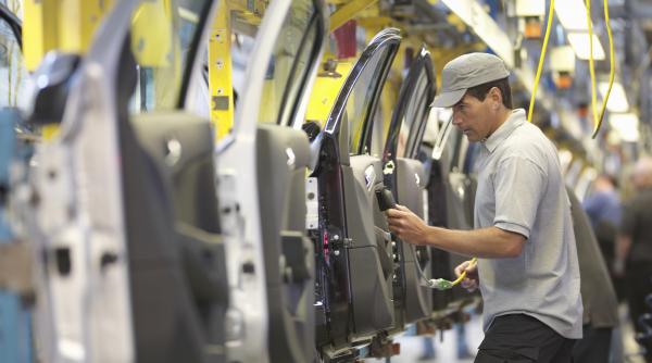 Un furnizor german de piese auto deschide o fabrică la Siret. Ciolacu: Investițiile străine, în creștere cu 34%