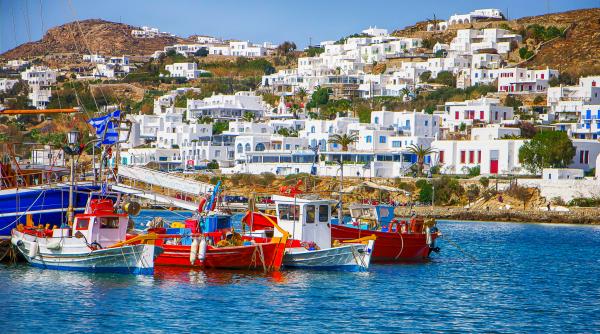 Prețurile s-au prăbușit pe una dintre cele mai populare insule din Grecia. Cazarea este și de 4 ori mai ieftină față de anul trecut