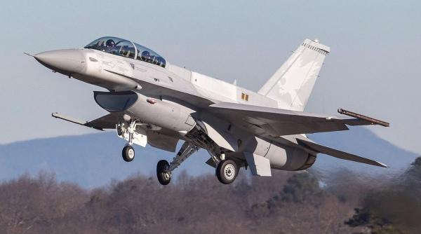 Ucraina a primit primele avioane F-16. Aeronavele au zburat deja deasupra Kievului în misiuni de luptă