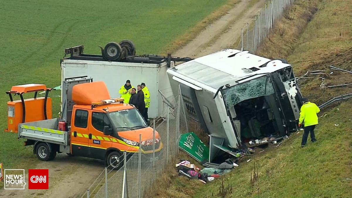 Tre rumeni in viaggio verso l’Italia sono morti dopo che un autobus si è ribaltato su un’autostrada in Slovenia