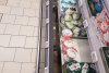 ANPC cere închiderea temporară a 4 magazine Auchan din București. Insecte moarte, produse expirate și mizerie la raioane 733905