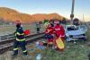 Mașină lovită de un tren, în județul Suceava. O persoană a fost aruncată prin parbriz 737234