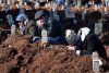 Imagini cutremurătoare din Turcia. Trei oraşe au fost transformate în cimitire | Oamenii sunt îngropaţi în saci, în gropi comune 816380