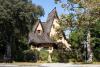 Cum arată "Casa Vrăjitoarei", devenită celebră pe internet după ce proprietarul a arătat interiorul spectaculos. Este inspirată din Hansel și Gretel și se află în Beverly Hills 824299