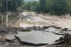 Natura s-a dezlănţuit! Drumuri distruse de viitură și sate izolate, în mai multe județe 842508