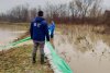 Alertă de inundaţii în România. "Nu vă aventuraţi cu maşinile în zonele în care apa trece peste drum!" 875259