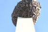 A fost vandalizată "Țepușa cu cartof" din Piața Revoluției! Monumentul dedicat eroilor din '89 a fost spoit cu mesaje sataniste și obscene 879914