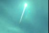 Un fragment de cometă a intrat în atmosfera Pământului cu o viteză incredibilă și a explodat într-o revărsare imensă de lumină verde-albastră  903179