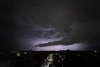 Fenomen meteo inedit pe cerul României, surprins la Arad: O furtună cu fulgere roz 903675