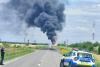 Pericol de explozie pe DN2B, după un accident între o cisternă plină cu benzină şi o mașină, în Brăila. Unul dintre şoferi a fost găsit carbonizat 905899