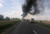 Pericol de explozie pe DN2B, după un accident între o cisternă plină cu benzină şi o mașină, în Brăila. Unul dintre şoferi a fost găsit carbonizat 905901