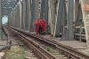 Un bărbat a fost la un pas de moarte după ce a adormit pe șinele de la calea ferată, în Galați  906151