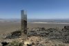 Monolitul apărut în deșert, lângă Las Vegas, a fost demolat. Ce a descoperit poliția americană după ce l-a dat jos 908920