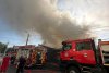 Incendiu puternic la un ansamblu de magazine din Ploiești. Un mesaj Ro-Alert a fost emis 909584