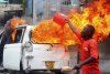 Noi proteste violente în Kenya. Manifestanții au dat foc la mașini, poliția a ripostat cu gaze lacrimogene 910715