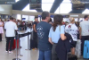 Imaginile umilinţei în Aeroportul Otopeni. Zeci de pasageri dorm pe jos şi pe bagaje, după ce 32 de curse Tarom au fost anulate 911693