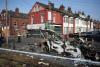 Străzile din Leeds sunt pline de mașini arse. Imaginile dezastrului după ce românii s-au bătut cu polițiștii britanici 913471