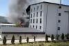 Incendiu la un restaurant renumit din Horezu, Vâlcea. Pompierii sting flăcările cu apa dintr-o piscină 915157